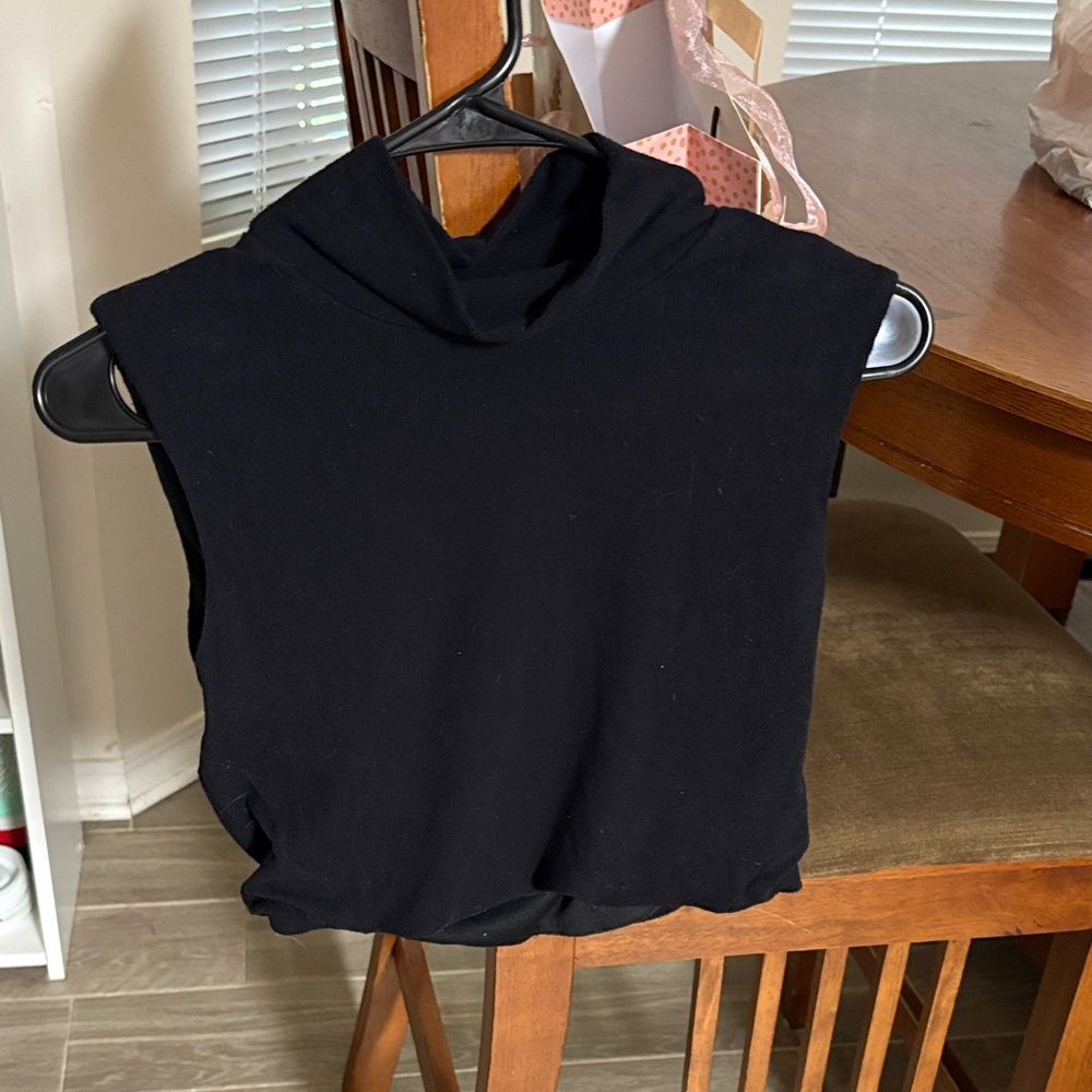 Black Sleeveless Turtleneck